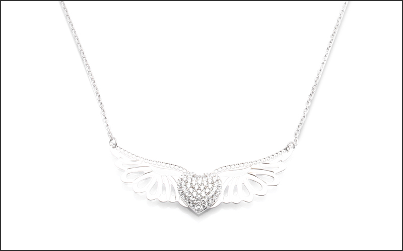 Dây chuyền đôi cánh trái tim thể hiện sự tự do, phóng khoáng